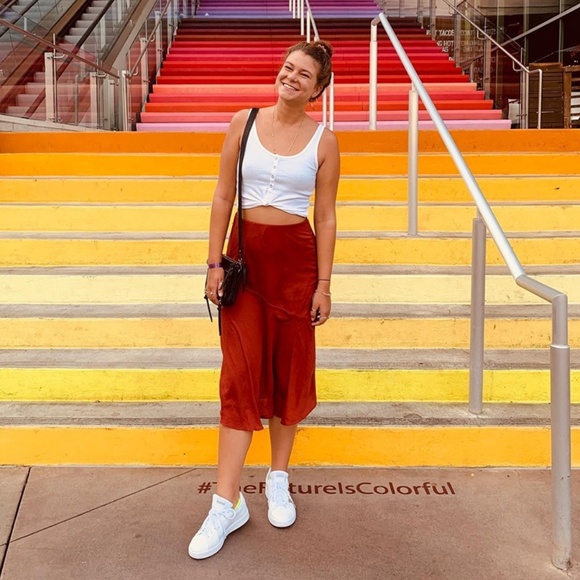 About Layne - Picture 4 of 7